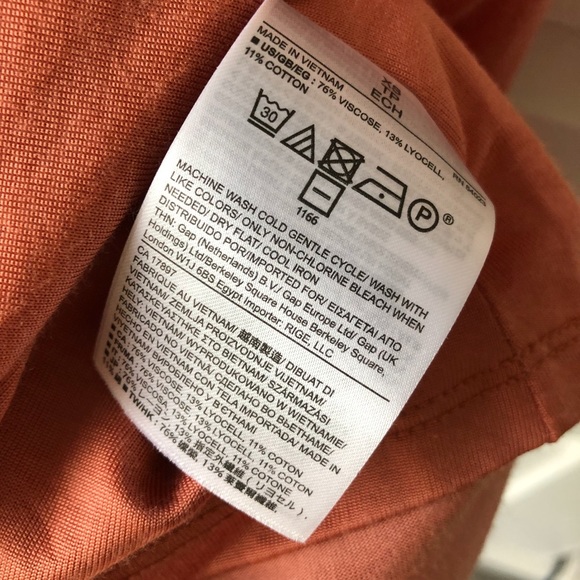 Banana Republic Salmon Sleeveless Blouse - Picture 5 of 6